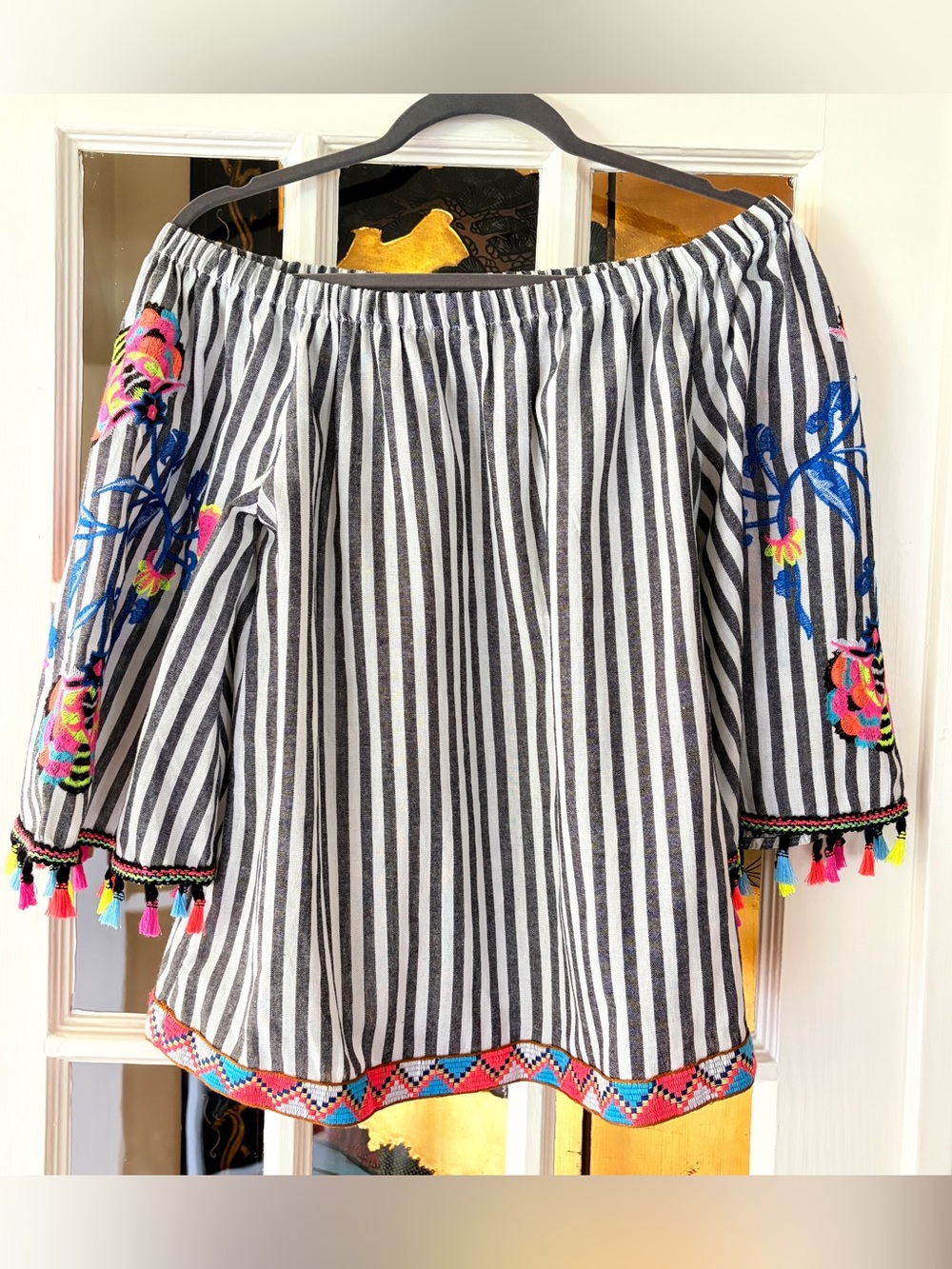 See And Be Seen Embroidered Top Sz M Floral Gray White Stripes Festival Boho